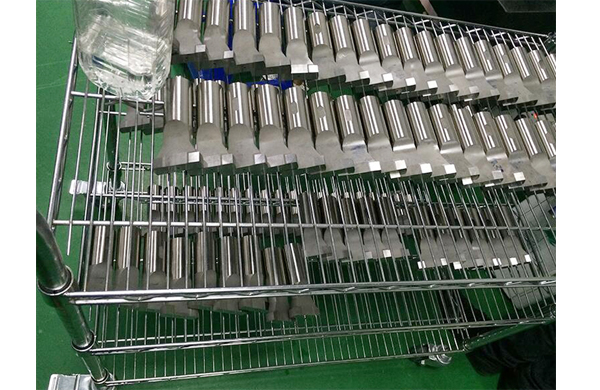 超聲波金屬焊接機使用應(yīng)注意什么